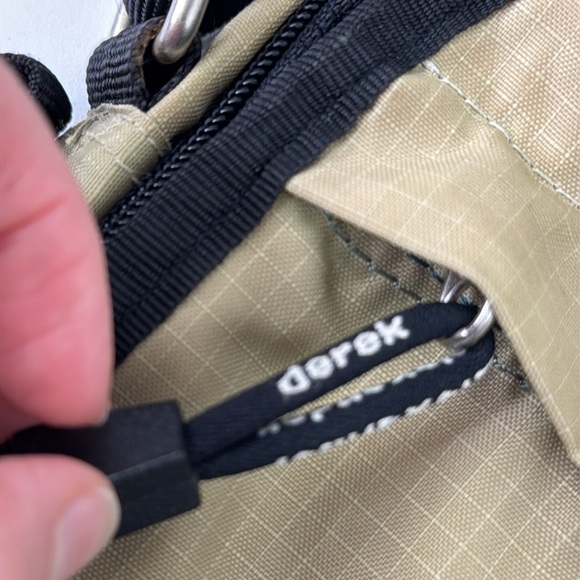 Derek Alexander Unisex Travel Tan Crossbody Bag - Picture 8 of 14